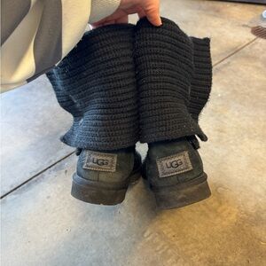 Black Ugg boots